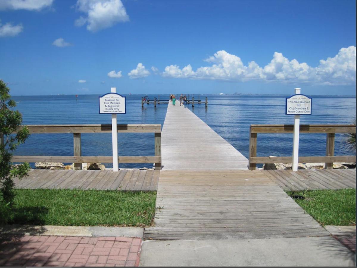 Beautiful New Luxury Townhome With Private Beach And Swimming Pools Ruskin Luaran gambar