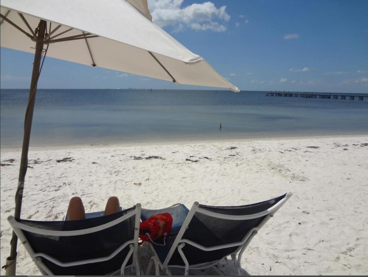 Beautiful New Luxury Townhome With Private Beach And Swimming Pools Ruskin Luaran gambar