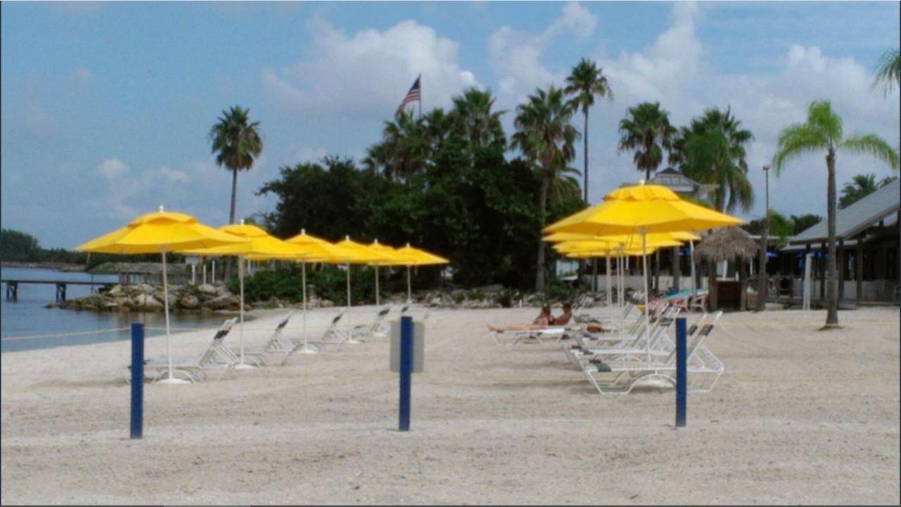 Beautiful New Luxury Townhome With Private Beach And Swimming Pools Ruskin Luaran gambar