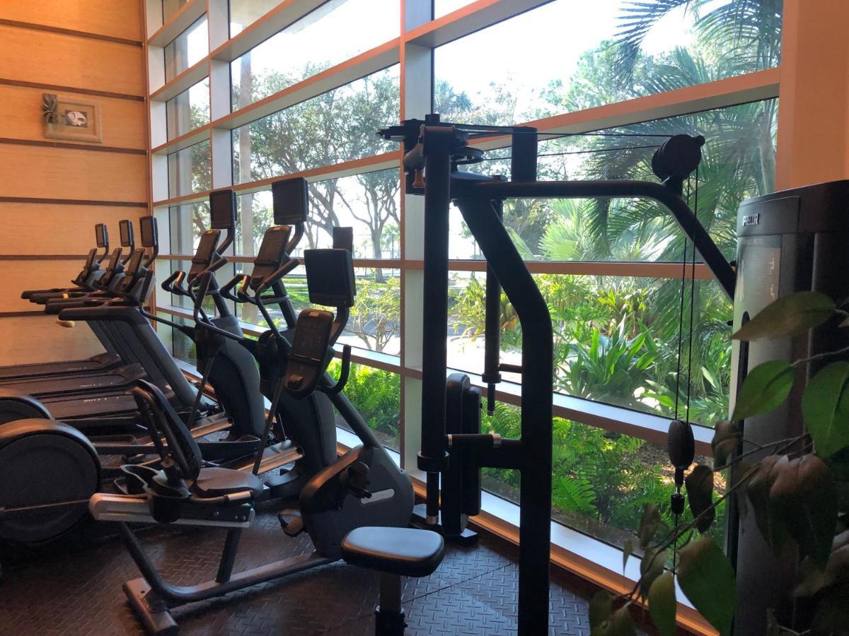 Beautiful New Luxury Townhome With Private Beach And Swimming Pools Ruskin Luaran gambar