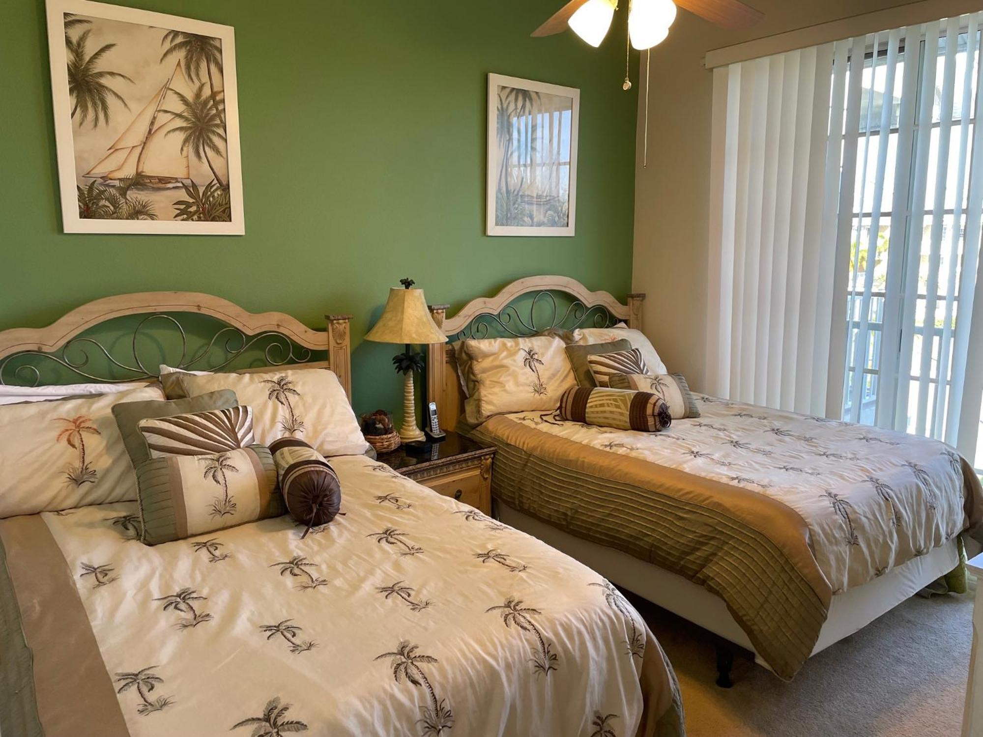 Beautiful New Luxury Townhome With Private Beach And Swimming Pools Ruskin Luaran gambar